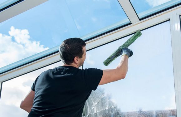 ניקוי חלונות ראווה